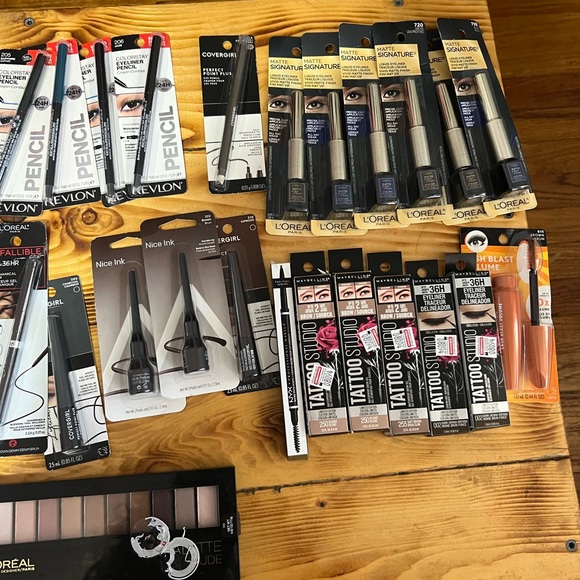 Drugstore Makeup Wholesale lot of 42 - Picture 4 of 11